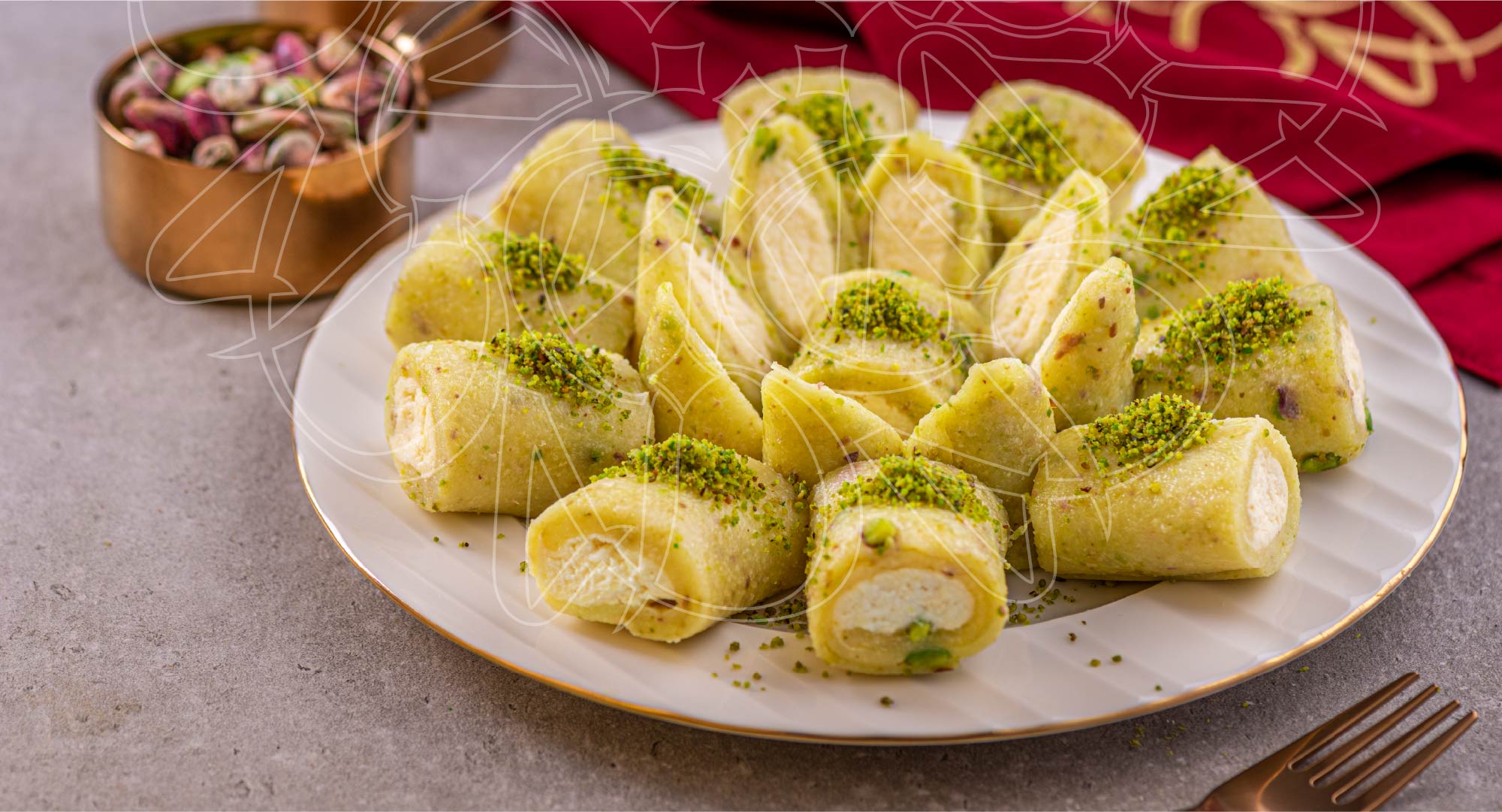why-choose-the-premium-authentic-mixed-qashati-box-from-alhalabya-sweets