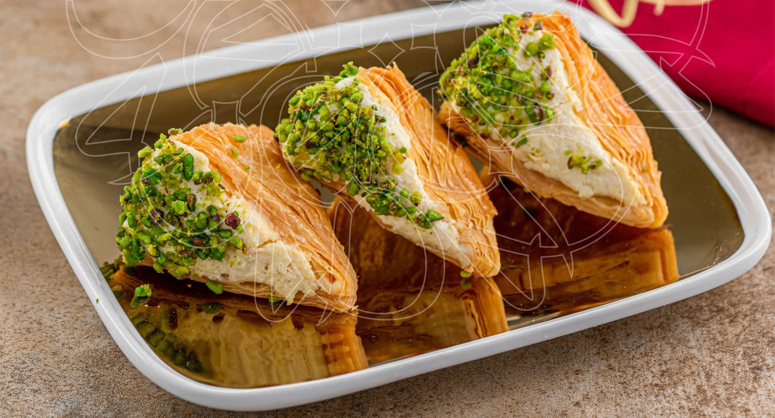 how-to-experience-the-best-arab-sweets-in-the-uae